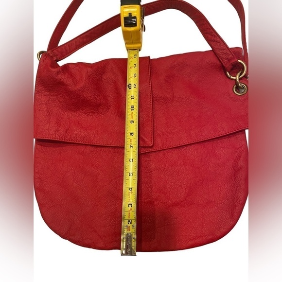 Red Leather Slouchy Shoulder Bag Purse w/Flap Closure Brass Hardware Vintage - Picture 11 of 14